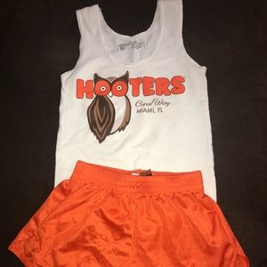 Hooters uniform